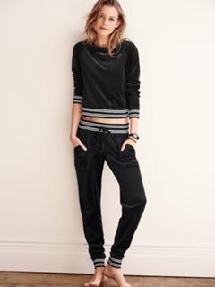 Behati Prinsloo feet photo thumbnail