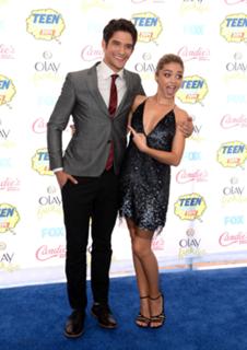 Sarah Hyland feet photo thumbnail
