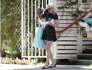 Kirsten Dunst feet photo thumbnail