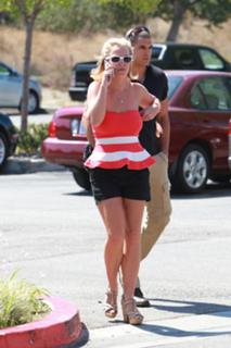 Britney Spears feet photo thumbnail