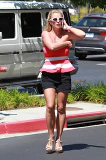 Britney Spears feet photo thumbnail