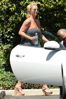 Britney Spears feet photo thumbnail