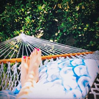 Reese Witherspoon feet photo thumbnail