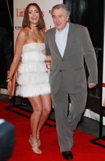Jessica Alba feet photo thumbnail