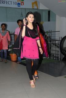 Hansika Motwani feet photo thumbnail