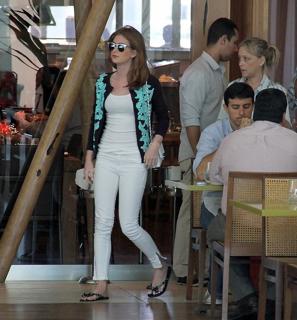 Marina Ruy Barbosa feet photo thumbnail