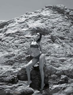 Jessica Alba feet photo thumbnail