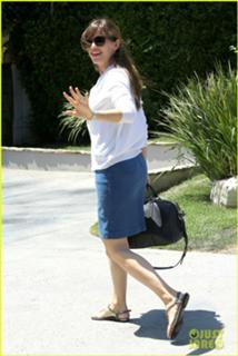 Jennifer Garner feet photo thumbnail