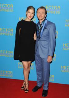 Rosamund Pike feet photo thumbnail