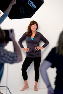 Tiffani Thiessen feet photo thumbnail