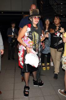 Lady Gaga feet photo thumbnail