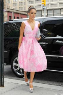 Jessica Alba feet photo thumbnail
