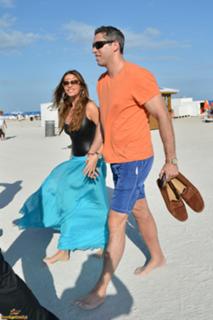 Sofía Vergara feet photo thumbnail