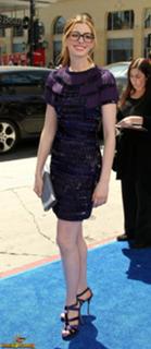 Anne Hathaway feet photo thumbnail