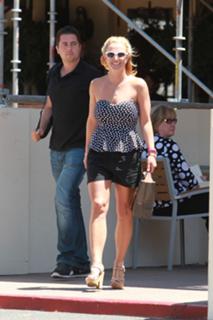 Britney Spears feet photo thumbnail