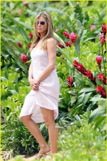 Jennifer Aniston feet photo thumbnail