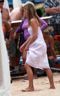 Jennifer Aniston feet photo thumbnail