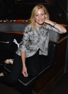 Elizabeth Banks feet photo thumbnail