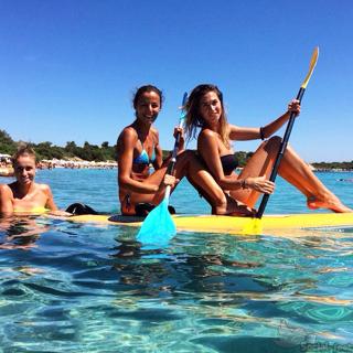 Melissa Satta feet photo thumbnail