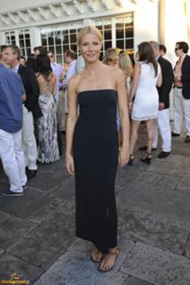 Gwyneth Paltrow feet photo thumbnail