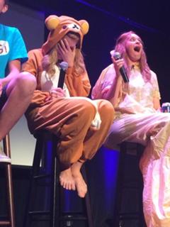 Grace Helbig feet photo thumbnail