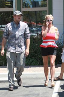 Britney Spears feet photo thumbnail