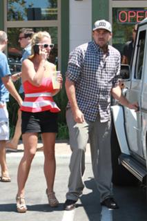 Britney Spears feet photo thumbnail