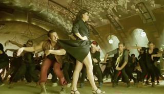 Jacqueline Fernandez feet photo thumbnail