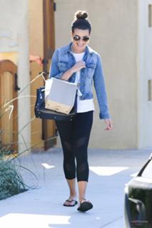 Lea Michele feet photo thumbnail