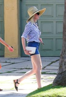 Kirsten Dunst feet photo thumbnail