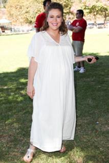 Alyssa Milano feet photo thumbnail