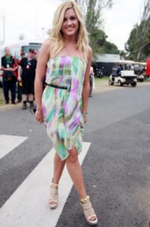 Ashley Roberts feet photo thumbnail