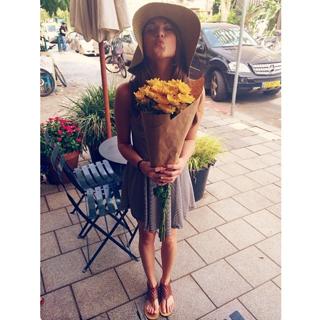 Anne Winters feet photo 2