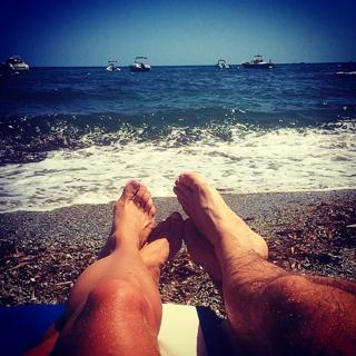 Adriane Galisteu feet photo thumbnail
