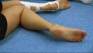 Andrea McLean feet photo thumbnail