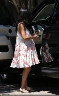 Rachel Bilson feet photo thumbnail