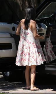 Rachel Bilson feet photo thumbnail