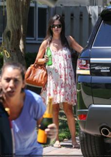 Rachel Bilson feet photo thumbnail