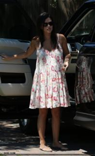 Rachel Bilson feet photo thumbnail