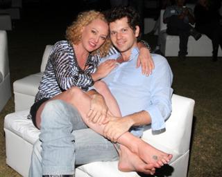 Virginia Madsen feet photo thumbnail
