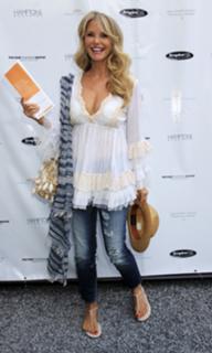Christie Brinkley feet photo thumbnail