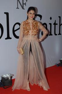Anushka Sharma feet photo thumbnail
