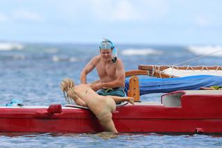 Heidi Montag feet photo thumbnail