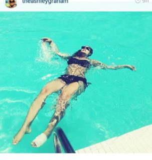 Ashley Graham feet photo thumbnail