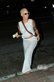 Amber Rose feet photo thumbnail