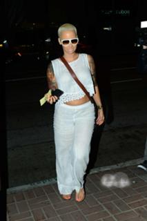 Amber Rose feet photo thumbnail