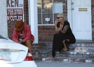 Amber Rose feet photo thumbnail