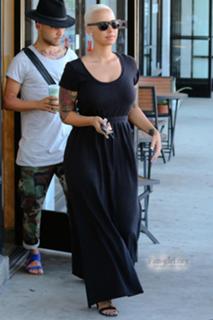 Amber Rose feet photo thumbnail