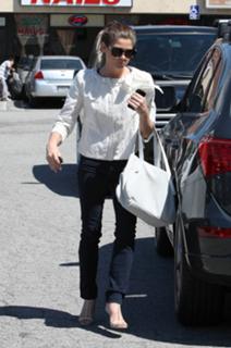 Ashley Greene feet photo thumbnail