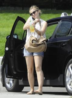 Kristen Bell feet photo thumbnail